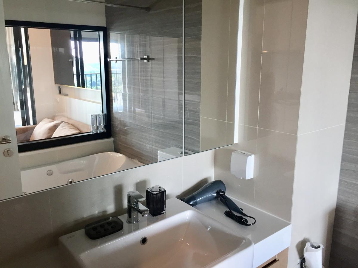 סי ראצ'ה Knightsbridge The Ocean Sriracha By Crown Residence מראה חיצוני תמונה