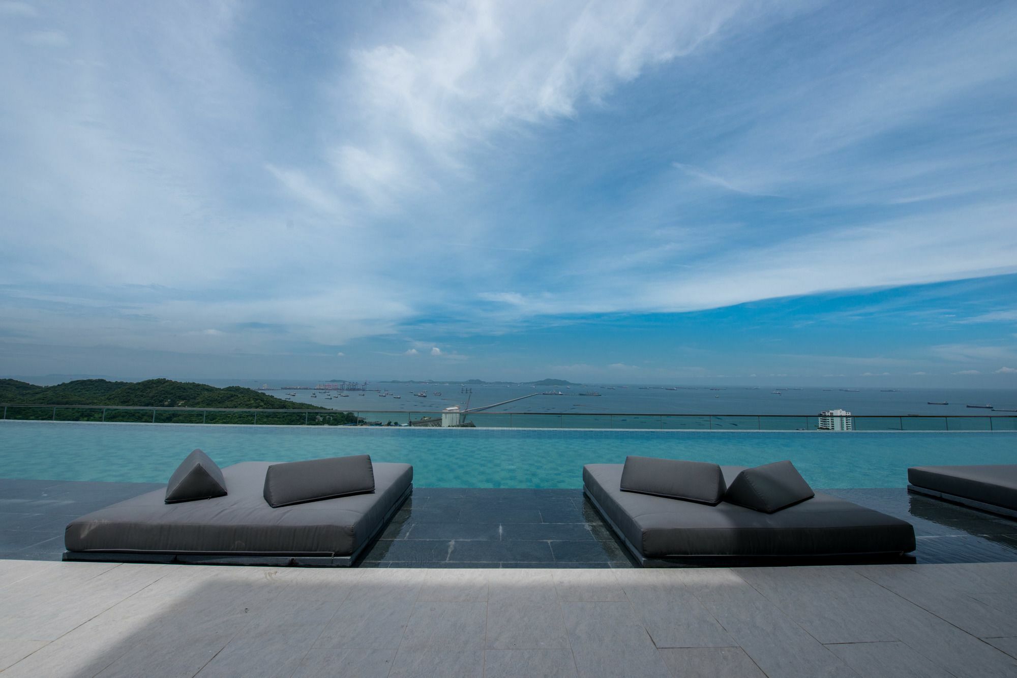 סי ראצ'ה Knightsbridge The Ocean Sriracha By Crown Residence מראה חיצוני תמונה