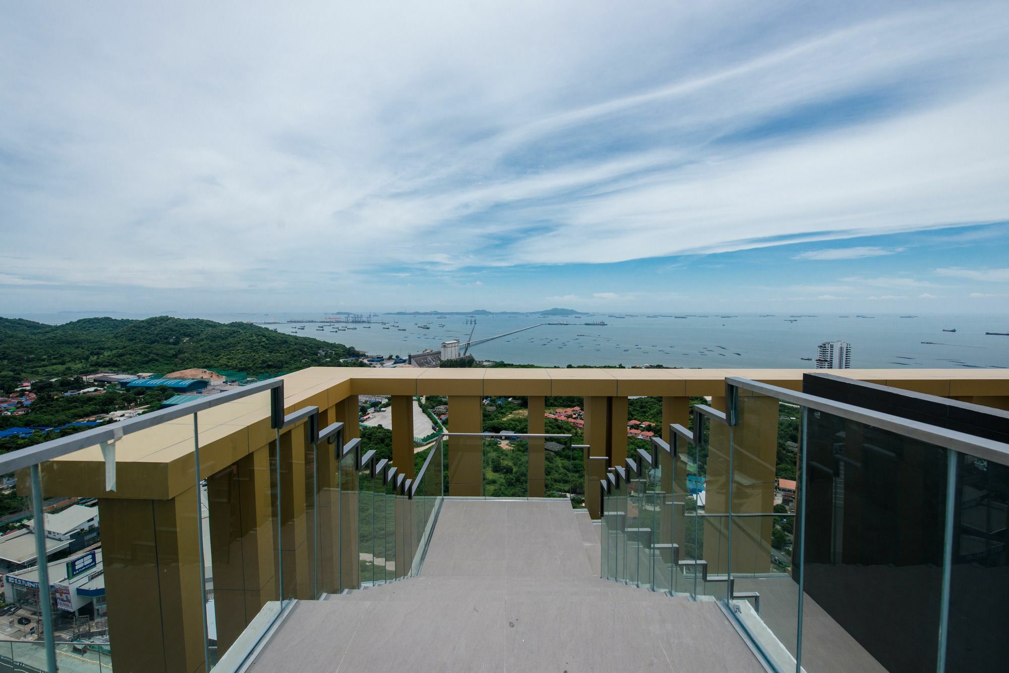 סי ראצ'ה Knightsbridge The Ocean Sriracha By Crown Residence מראה חיצוני תמונה