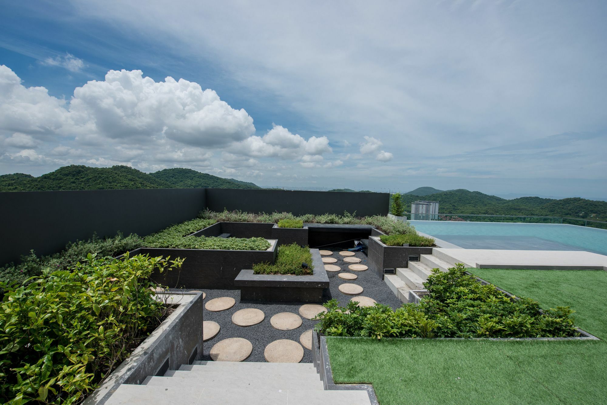 סי ראצ'ה Knightsbridge The Ocean Sriracha By Crown Residence מראה חיצוני תמונה